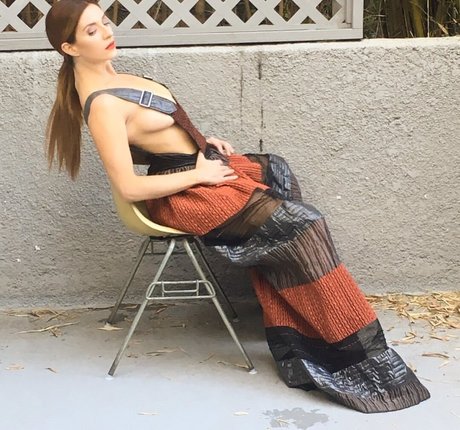 Naakte gelekte OnlyFans-foto van Anneliese Van Der Pol