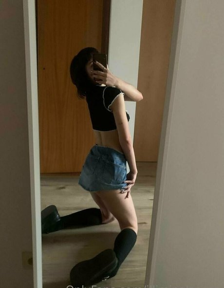 Naakte gelekte OnlyFans-foto van Illiminalspace