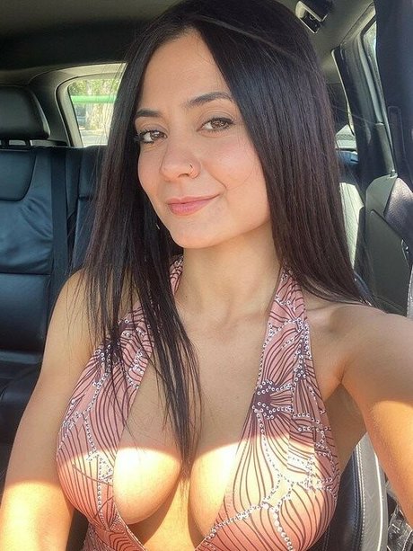 Naakte gelekte OnlyFans-foto van Chanellewestk