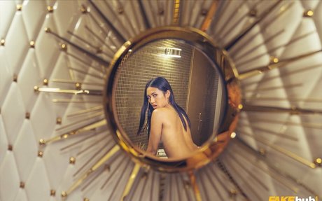 Naakte gelekte OnlyFans-foto van Maythai