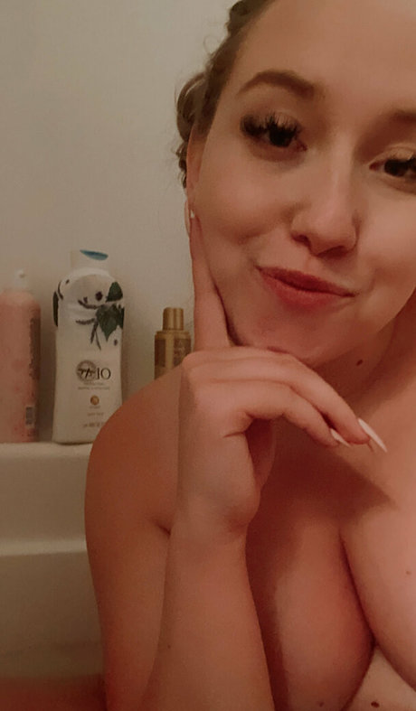 Naakte gelekte OnlyFans-foto van Princessbrooke1996