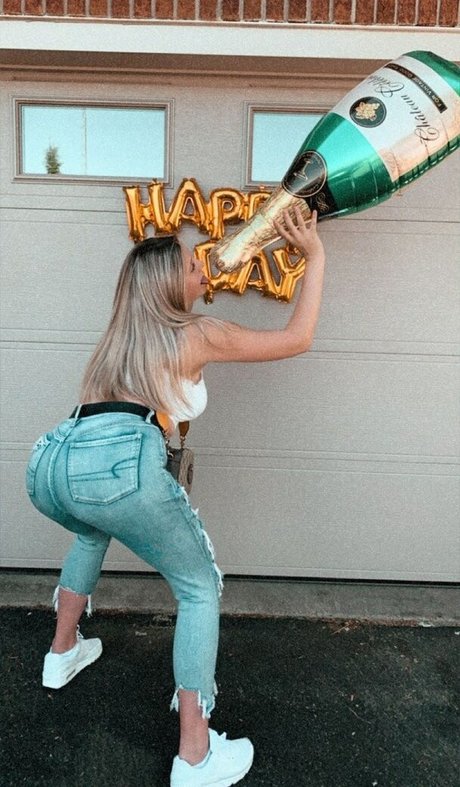 Naakte gelekte OnlyFans-foto van Anabel Kloe Lamarche