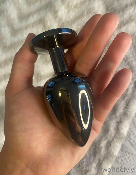 Naakte gelekte OnlyFans-foto van Worldofvivi