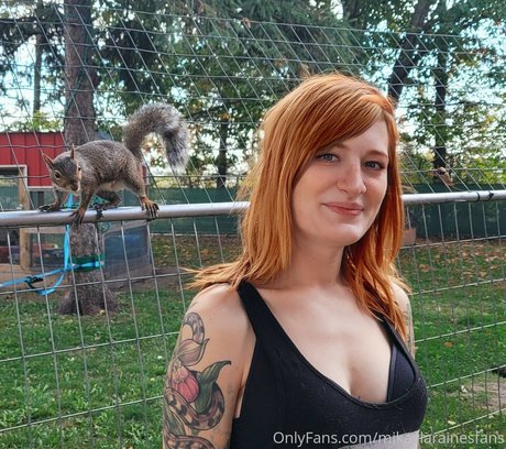 Naakte gelekte OnlyFans-foto van Mikayla Raines