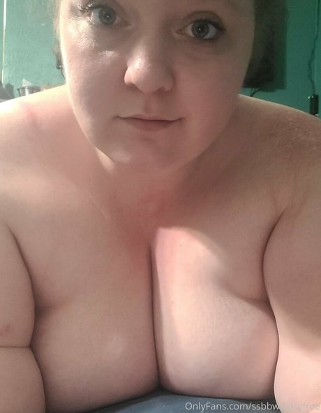 Naakte gelekte OnlyFans-foto van Ssbbwdaisyfree