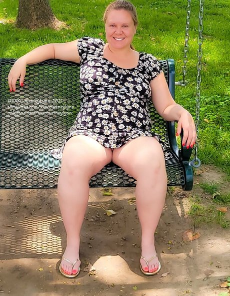 Naakte gelekte OnlyFans-foto van Freexxxcourtneylynn