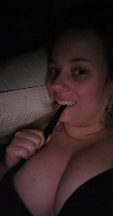 Naakte gelekte OnlyFans-foto van Ameliab13