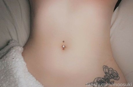 Naakte gelekte OnlyFans-foto van Moosuki