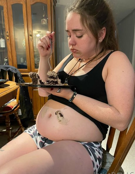 Naakte gelekte OnlyFans-foto van Snackupjackie