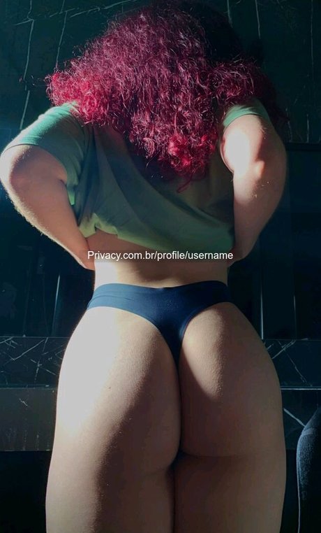 Naakte gelekte OnlyFans-foto van Samara Costa
