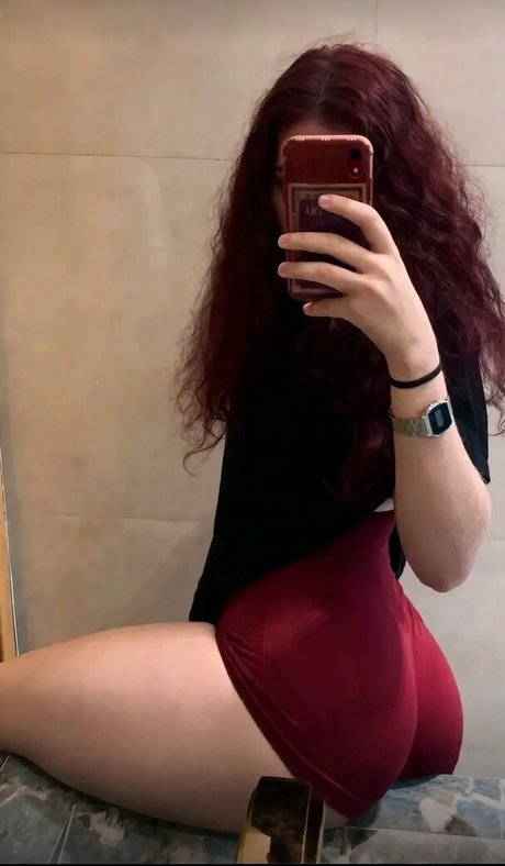 Naakte gelekte OnlyFans-foto van Samara Costa
