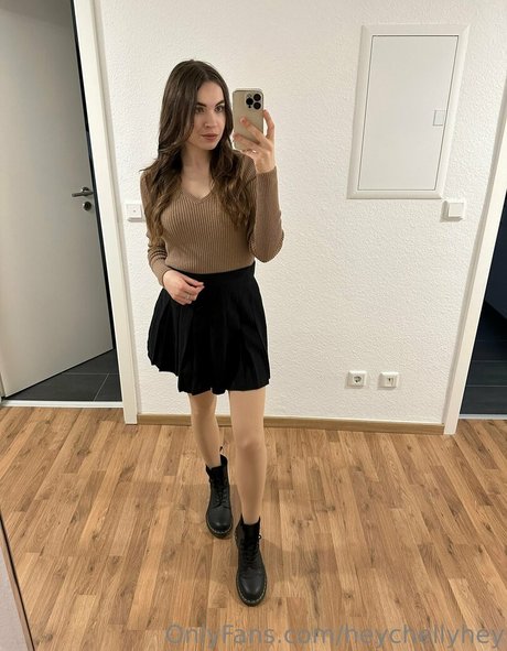 Naakte gelekte OnlyFans-foto van Heychellyhey