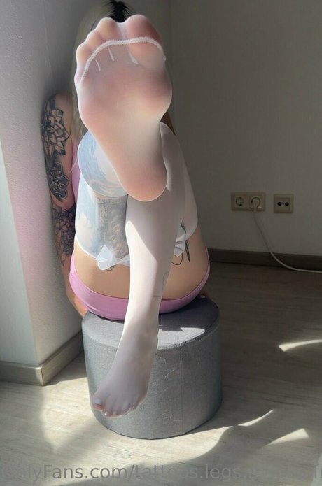Tattoos.legs.nylons.free