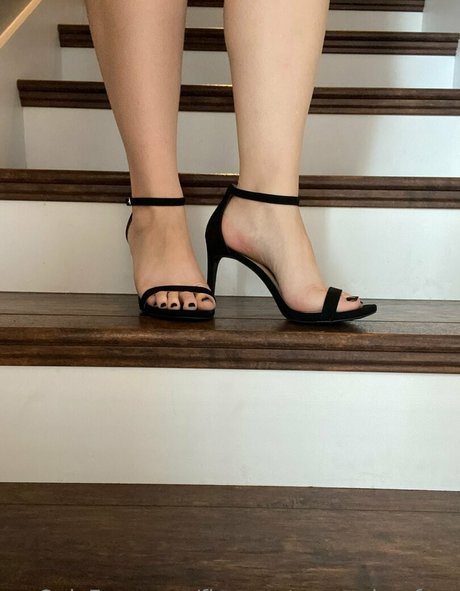 Fingers_toes_soles_free