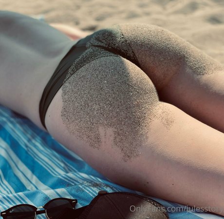 Naakte gelekte OnlyFans-foto van Julesstory