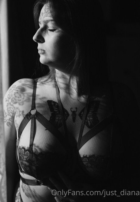 Naakte gelekte OnlyFans-foto van Justdiana