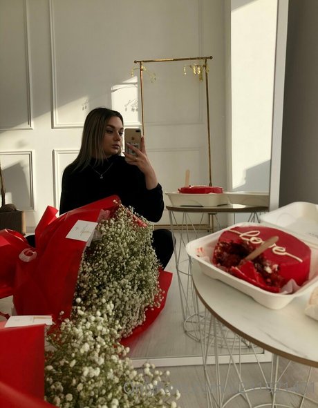 Naakte gelekte OnlyFans-foto van Cassieflower