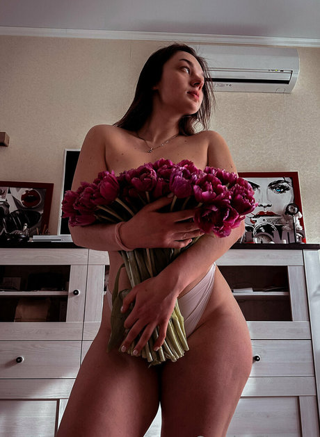 Naakte gelekte OnlyFans-foto van Cassieflower