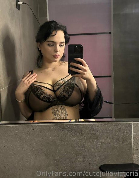 Cutejuliavictoria