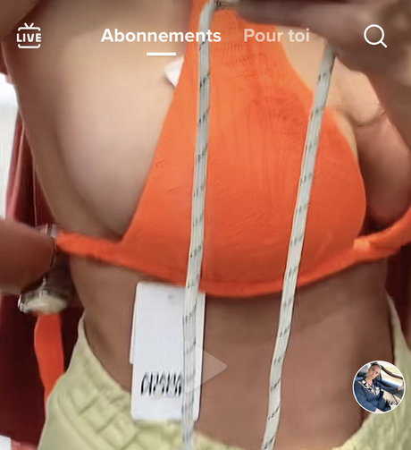 Naakte gelekte OnlyFans-foto van Laura Petard