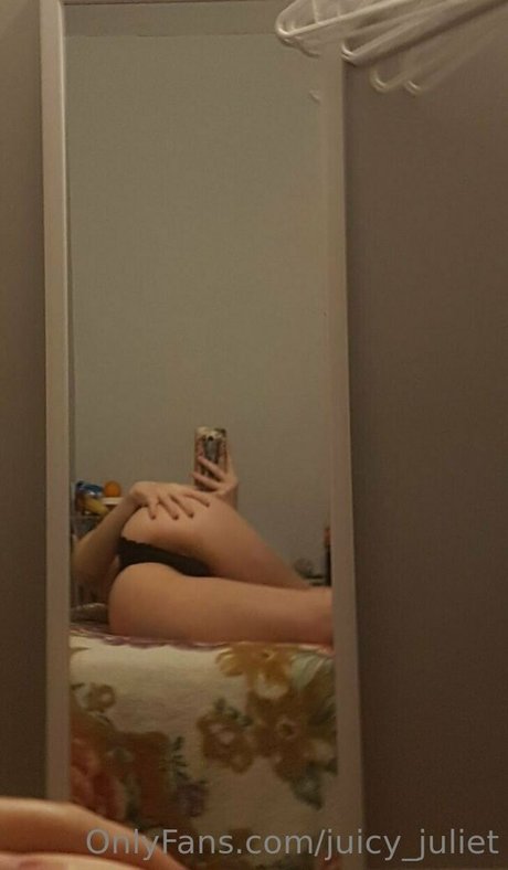 Naakte gelekte OnlyFans-foto van Juicyjuliet