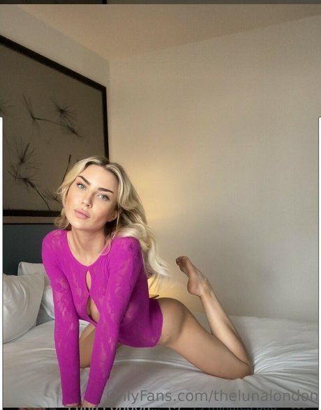 Naakte gelekte OnlyFans-foto van Luna London
