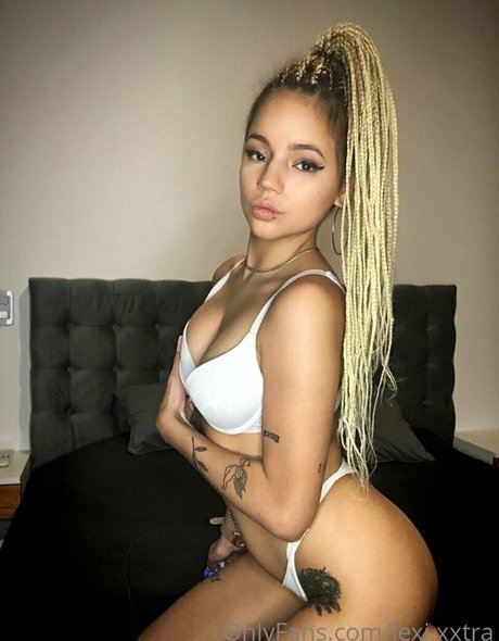 Naakte gelekte OnlyFans-foto van Lexixxtra