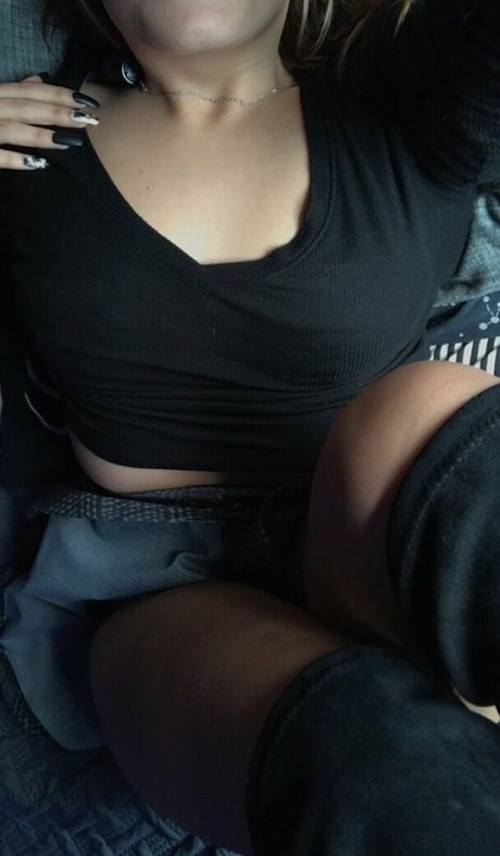 Naakte gelekte OnlyFans-foto van Babycatsins