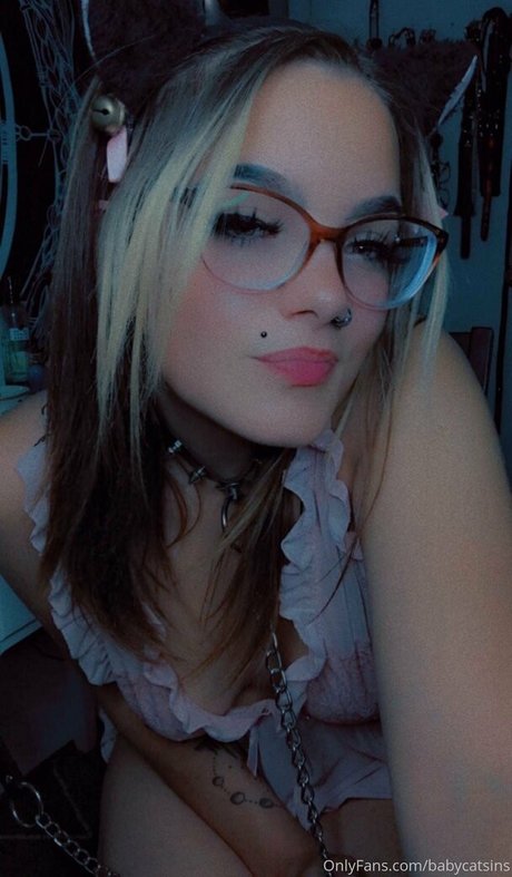 Naakte gelekte OnlyFans-foto van Babycatsins