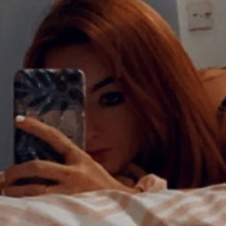 Naakte gelekte OnlyFans-foto van Mikki Walker