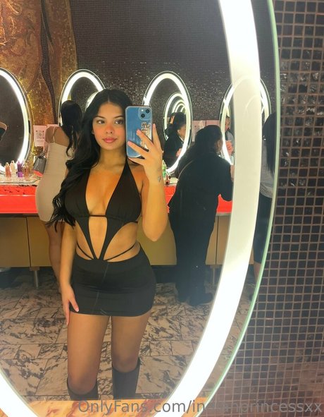 Naakte gelekte OnlyFans-foto van Indianprincessxx