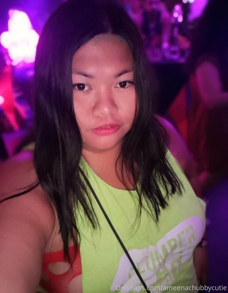Naakte gelekte OnlyFans-foto van Ameenachubbycutie