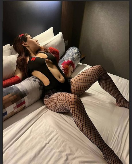 Naakte gelekte OnlyFans-foto van Dana Valentiina