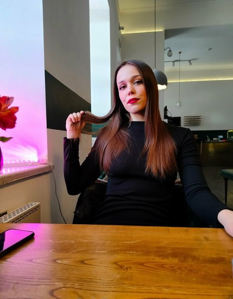 Naakte gelekte OnlyFans-foto van Mayettamimi