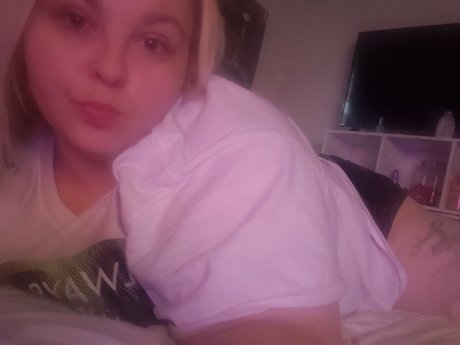 Naakte gelekte OnlyFans-foto van Amanda Knoxxx
