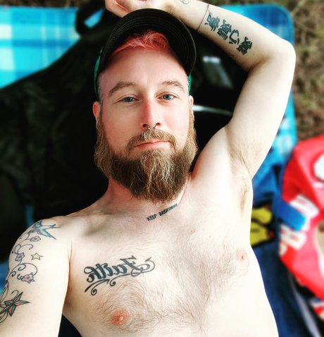 Naakte gelekte OnlyFans-foto van Big Viking