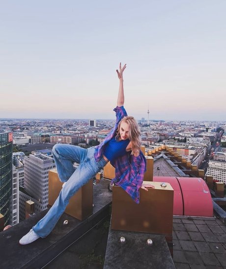 Naakte gelekte OnlyFans-foto van Astel
