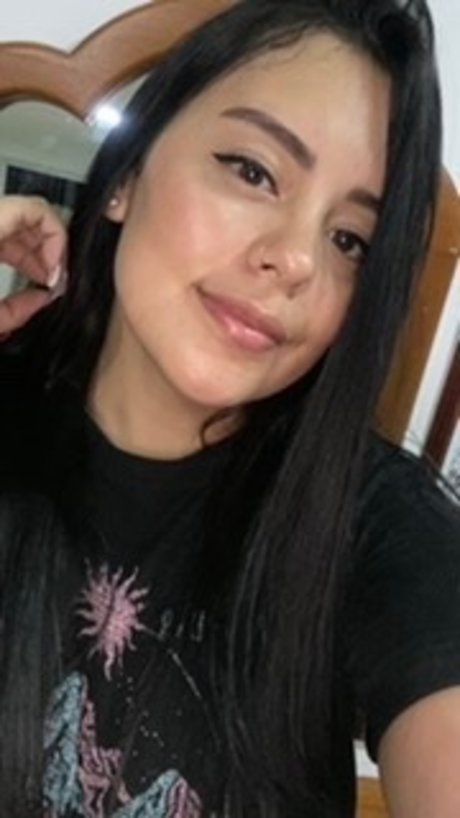 Naakte gelekte OnlyFans-foto van Alina