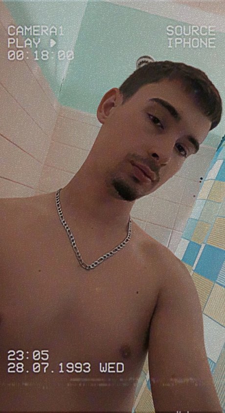 Naakte gelekte OnlyFans-foto van Arron Norris