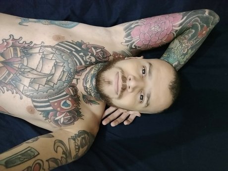 Naakte gelekte OnlyFans-foto van Andr Sampaio