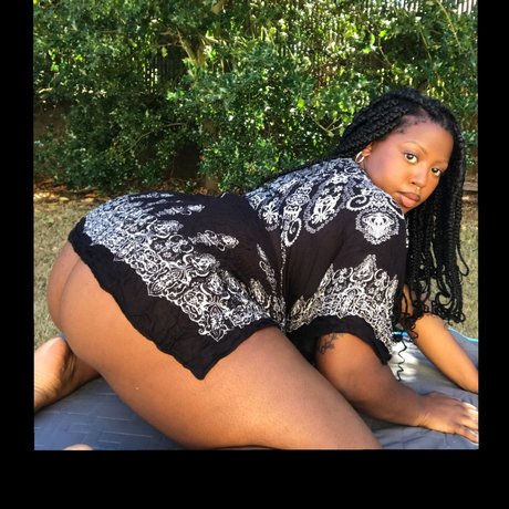 Naakte gelekte OnlyFans-foto van Bay 