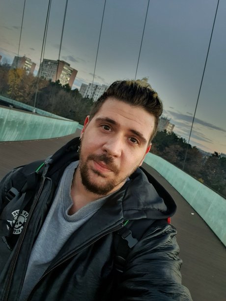 Naakte gelekte OnlyFans-foto van Alexandr Zolotov