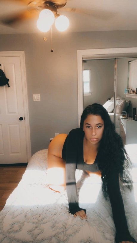 Naakte gelekte OnlyFans-foto van Okkelsy