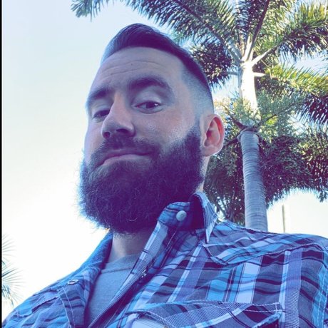 Naakte gelekte OnlyFans-foto van Onlycandyking