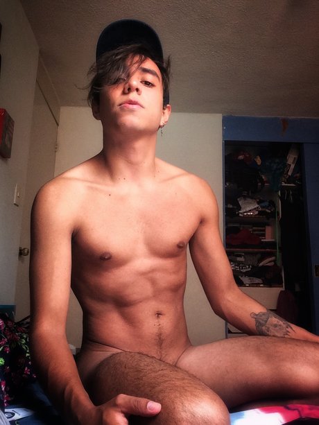 Naakte gelekte OnlyFans-foto van Max Gatito Grande