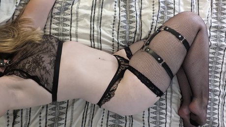 Naakte gelekte OnlyFans-foto van Olivia Wild