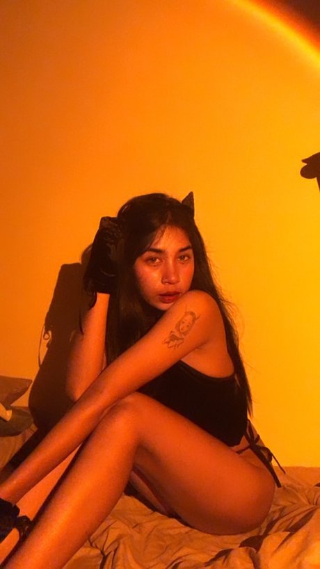 Naakte gelekte OnlyFans-foto van Guitar