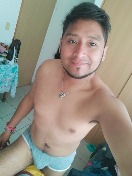 Naakte gelekte OnlyFans-foto van Pasivocogelon