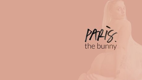 Naakte gelekte OnlyFans-foto van Paris Roze