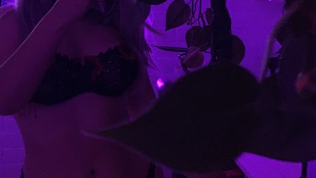 Naakte gelekte OnlyFans-foto van Pam